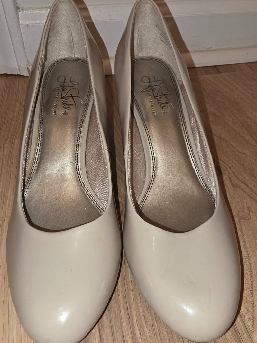 LifeStride Parigi Nude Patent Pumps Size 9.5M Classic Heels